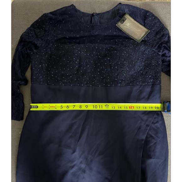 New Mac Duggal Lace Bodice Long sleeve Gown W/ Slit Sz 18W - Picture 10 of 11